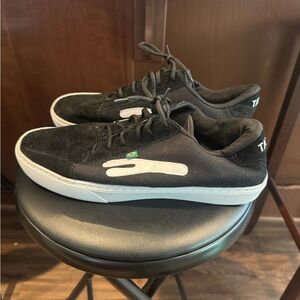 Taygra Black and White Men's Sneakers Size 10.5